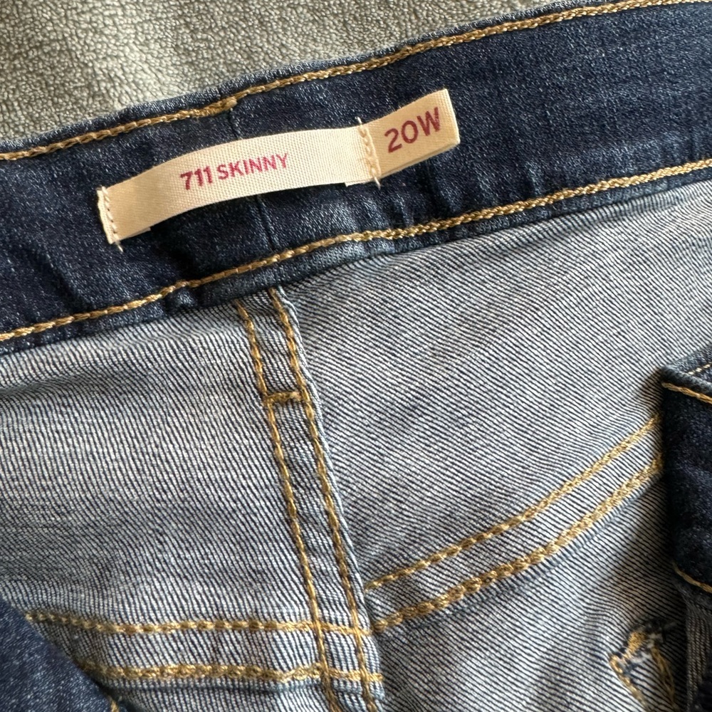 711 Skinny Jeans